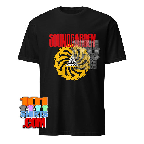 Product mocFocker-In-Law Movie Ben Stiller Soundgarden Badmotorfinger Album Art T-Shirtkup